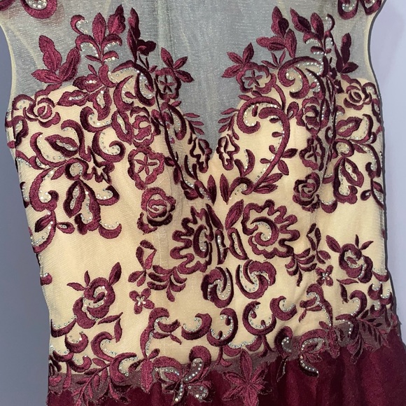 CLARISSE DRESS DIPPED IN SWAROVSKI CRYSTALS. - Picture 3 of 7